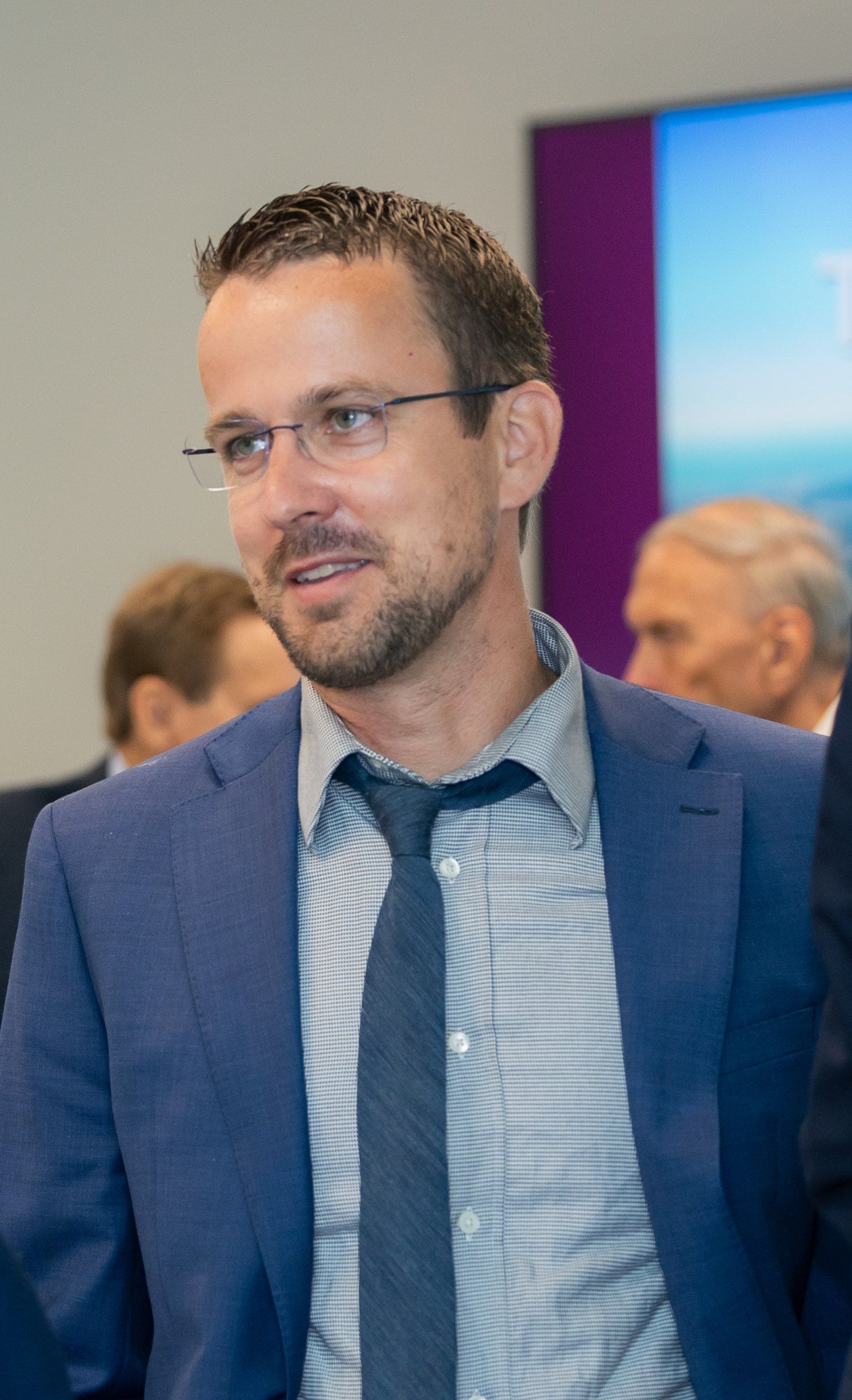Matthew Siljander at a research day, in conversation